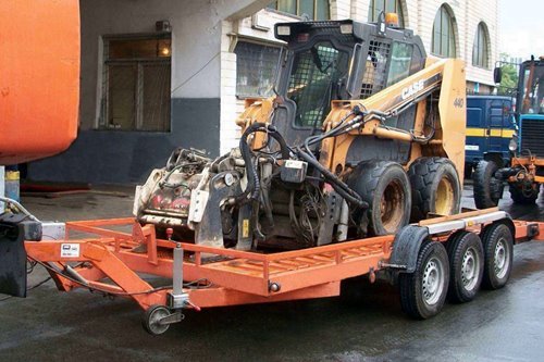 Прицеп для универсальных компактных погрузчиков